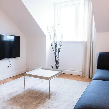 Cozy 2-bedroom - 54 Апартаменты *